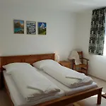 Amalia Haus Homestay *