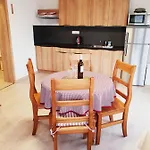 Homestay Amalia Haus *