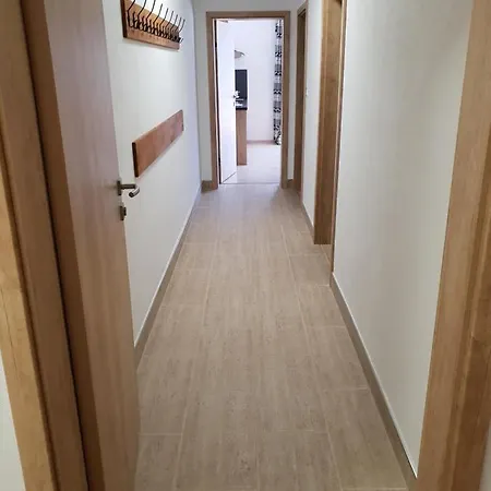 Amalia Haus Homestay Tux