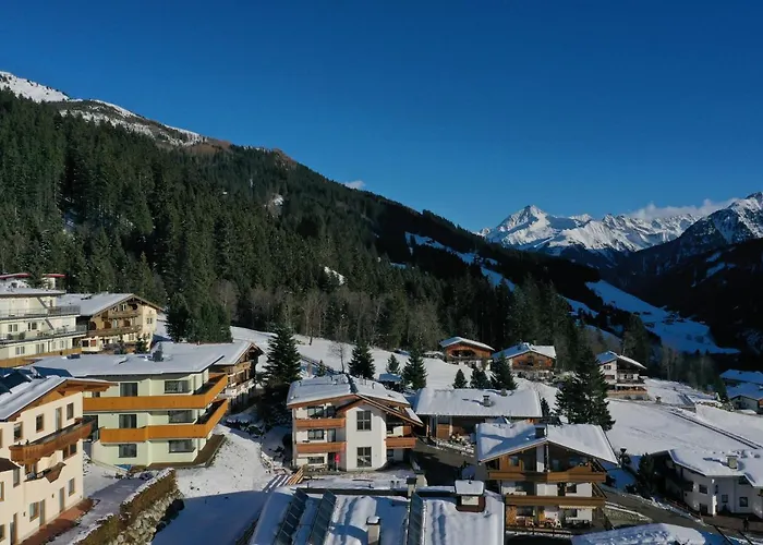 Amalia Haus Homestay *